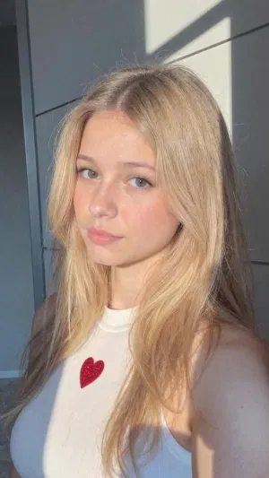 hjfgwew, 22 years old from United Kingdom