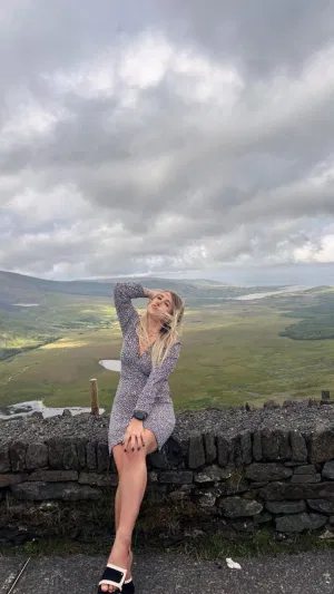 fefgewjf, 22 years old from United Kingdom