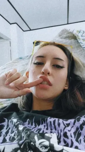 Omana09987, 19 years old from United Kingdom