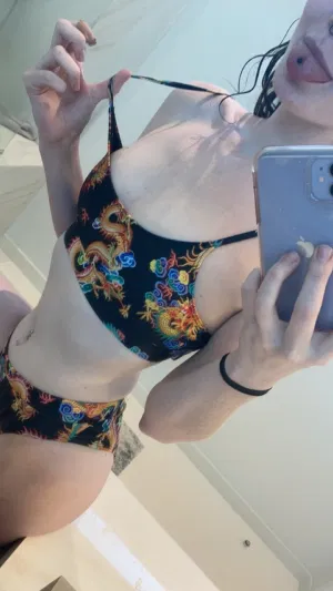 Aliena, 22 years old from Australia