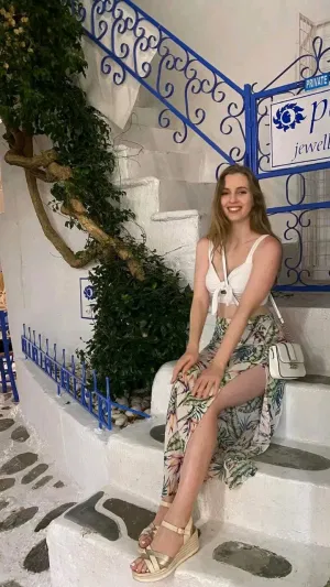 dsf4e, 25 years old from United Kingdom
