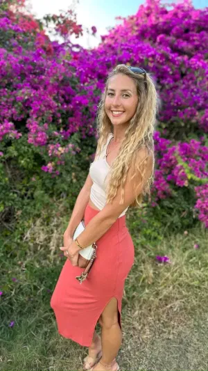 SDFERW, 28 years old from Canada