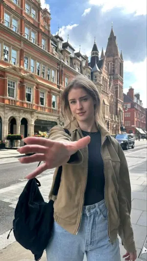 re53w, 25 years old from United Kingdom