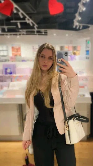 desr3, 26 years old from France