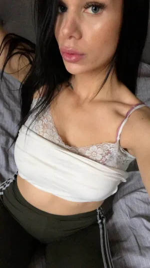 Alisaqn5788, 21 years old from United States