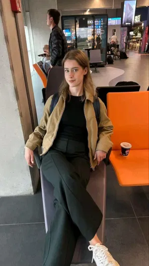 sdfser, 23 years old from United States