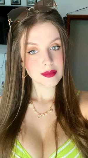 dsefre, 21 years old from Canada