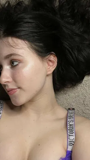 Emily53, 23 years old from United States
