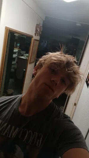 Whenandwhere, 19 years old from United States