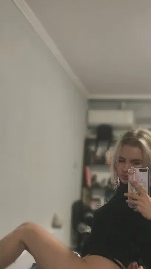 mira1002, 22 years old from United States