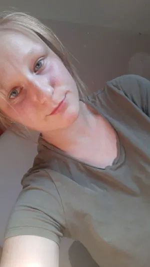 Belluqueen-22, 21 years old from United Kingdom