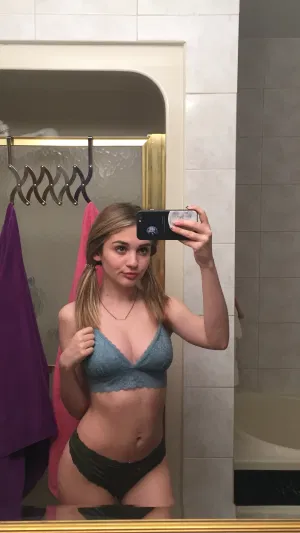 Elselee, 19 years old from Germany