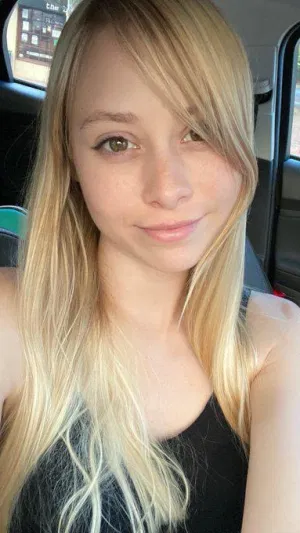 Maddie222, 22 years old from United States