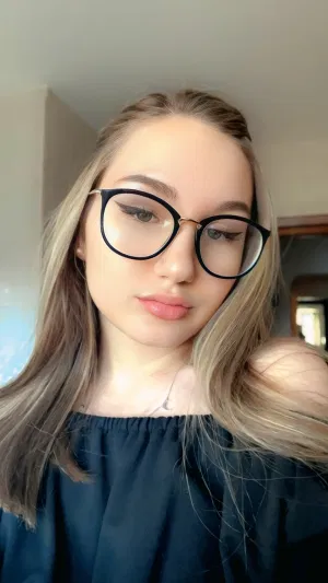 Alina_2111232, 21 years old from United States