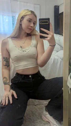 oleva20259805, 19 years old from Australia