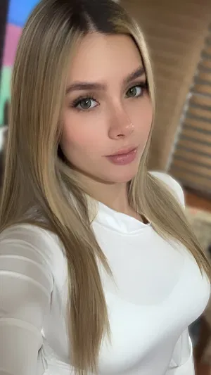 xevomay115, 22 years old from Swaziland