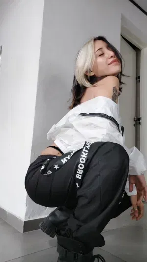 horny6327's Profile Photo