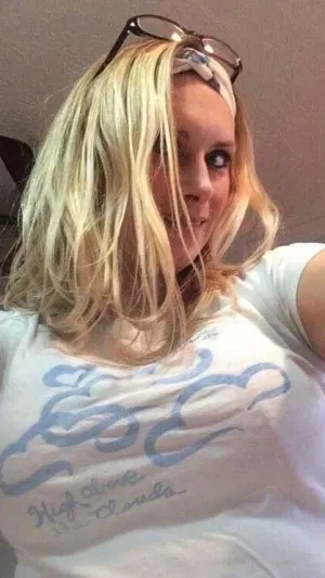 Irisberlanga28, 25 years old from United States