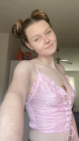 sarah69, 25 years old from United States