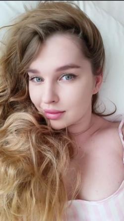 alena, 25 years old from United States