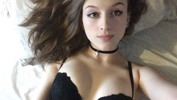 alys_sssa, 18 years old from United Kingdom