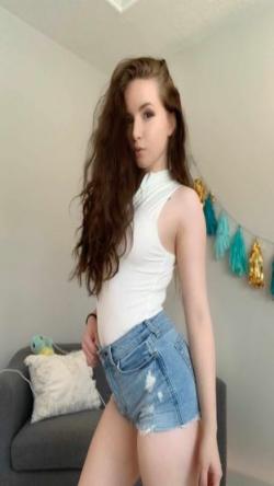 annaf19x, 18 years old from United States