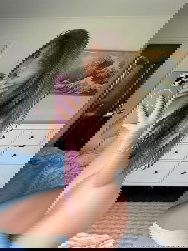 Ariana9628, 21 years old from United States