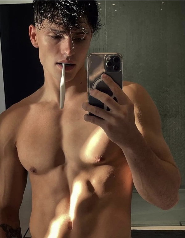 arijonero, 18 years old from Australia
