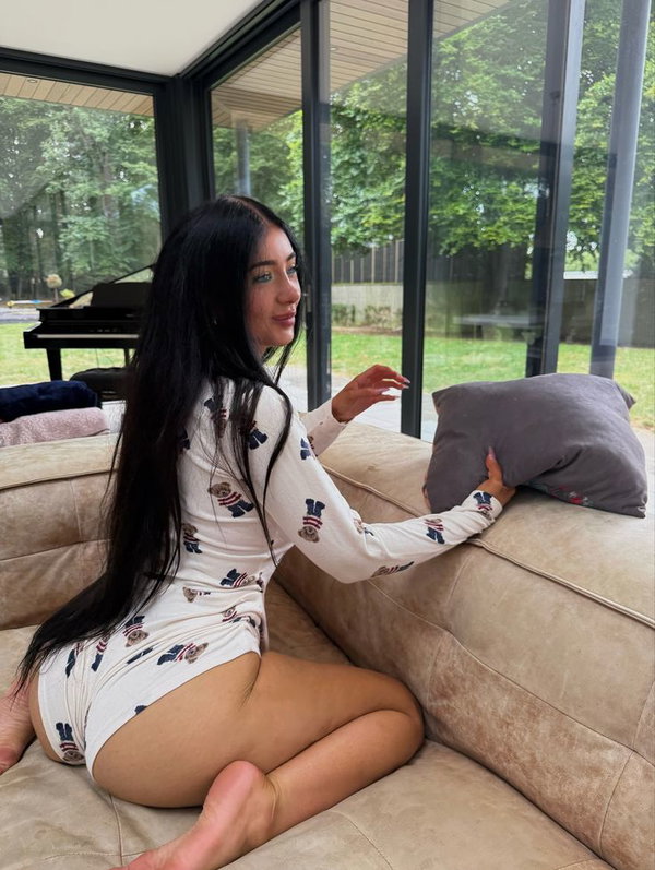 ariyah587855, 24 years old from United Kingdom