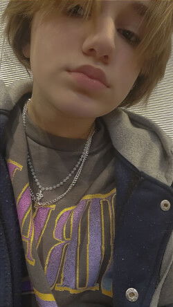 ashlovert, 18 years old from United States