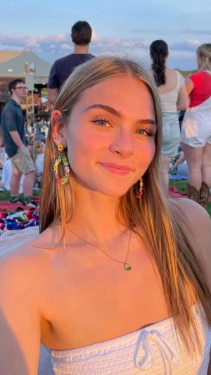 athenapotion322, 19 years old from United States
