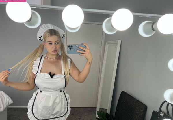 aurea7b37a9c5, 25 years old from United Kingdom