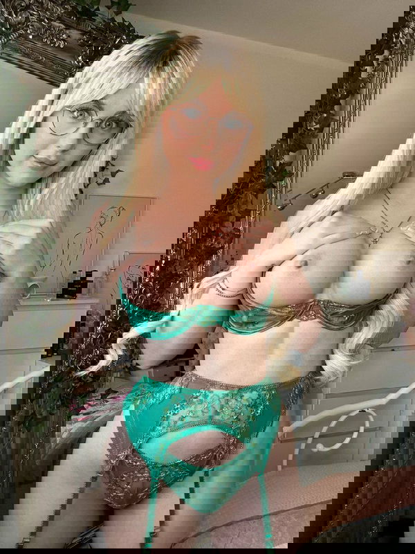 ava00200, 23 years old from United States