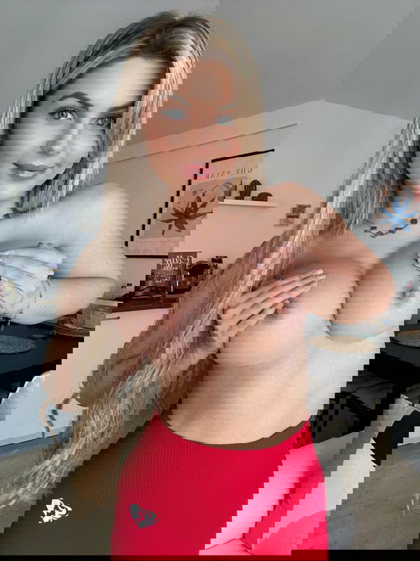 ava6364, 23 years old from United Kingdom