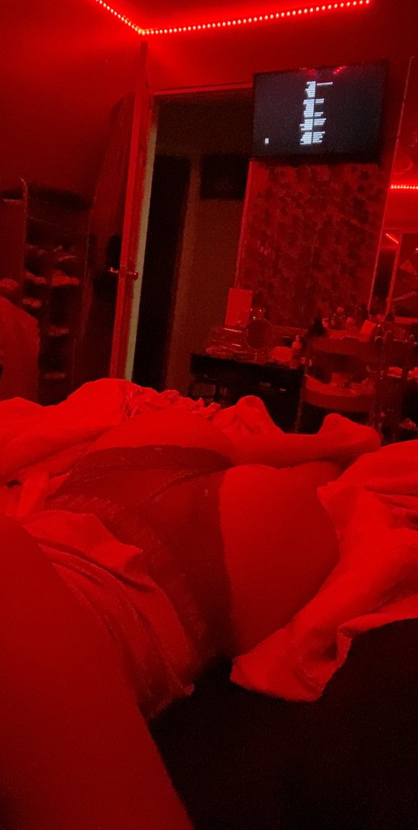 b0ktqq0ztx, 22 years old from United States