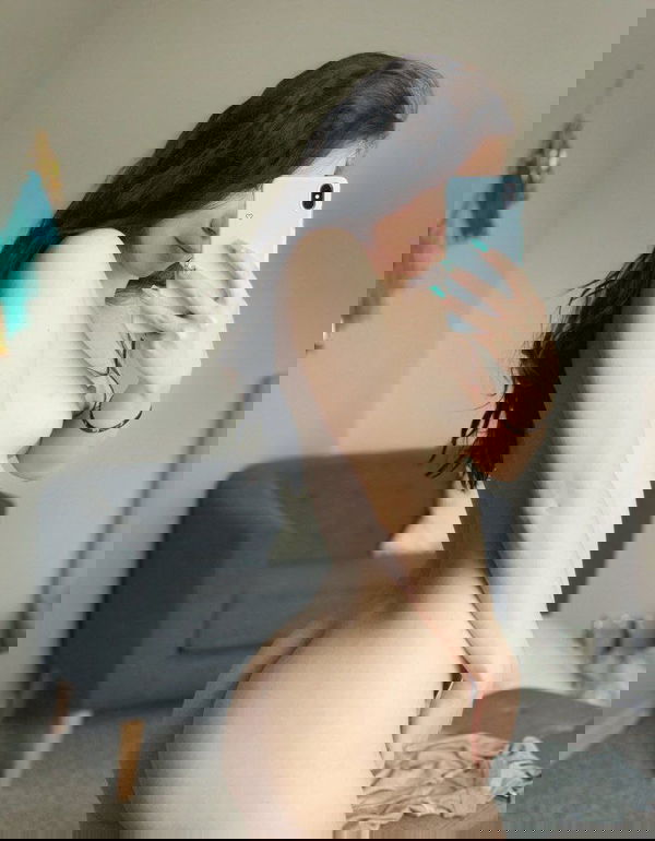 bemimi6569, 19 years old from United Kingdom