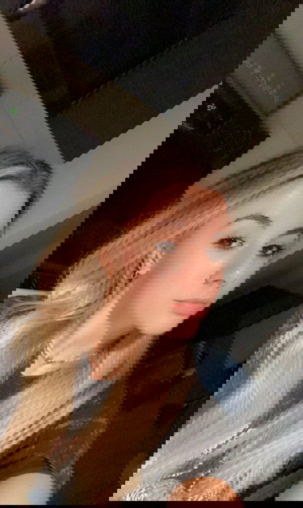 bimev56718, 20 years old from United Kingdom