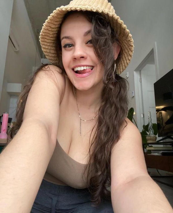 ca638557, 29 years old from United States