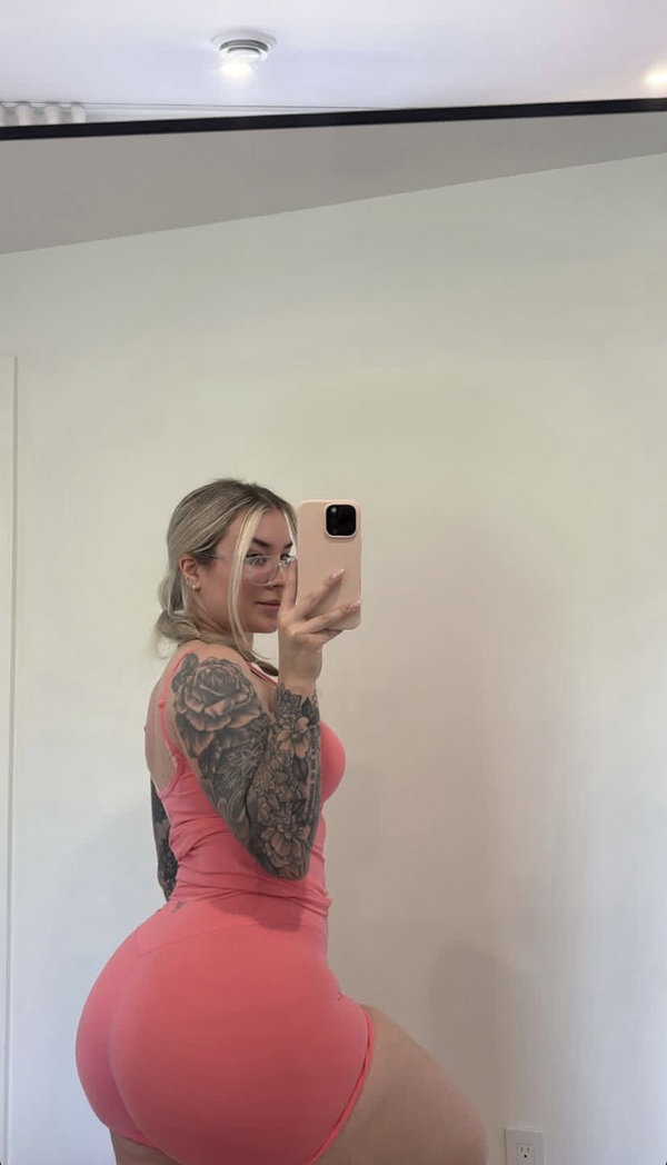 cakehot942, 24 years old from United States