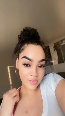 camille21's Profile Photo