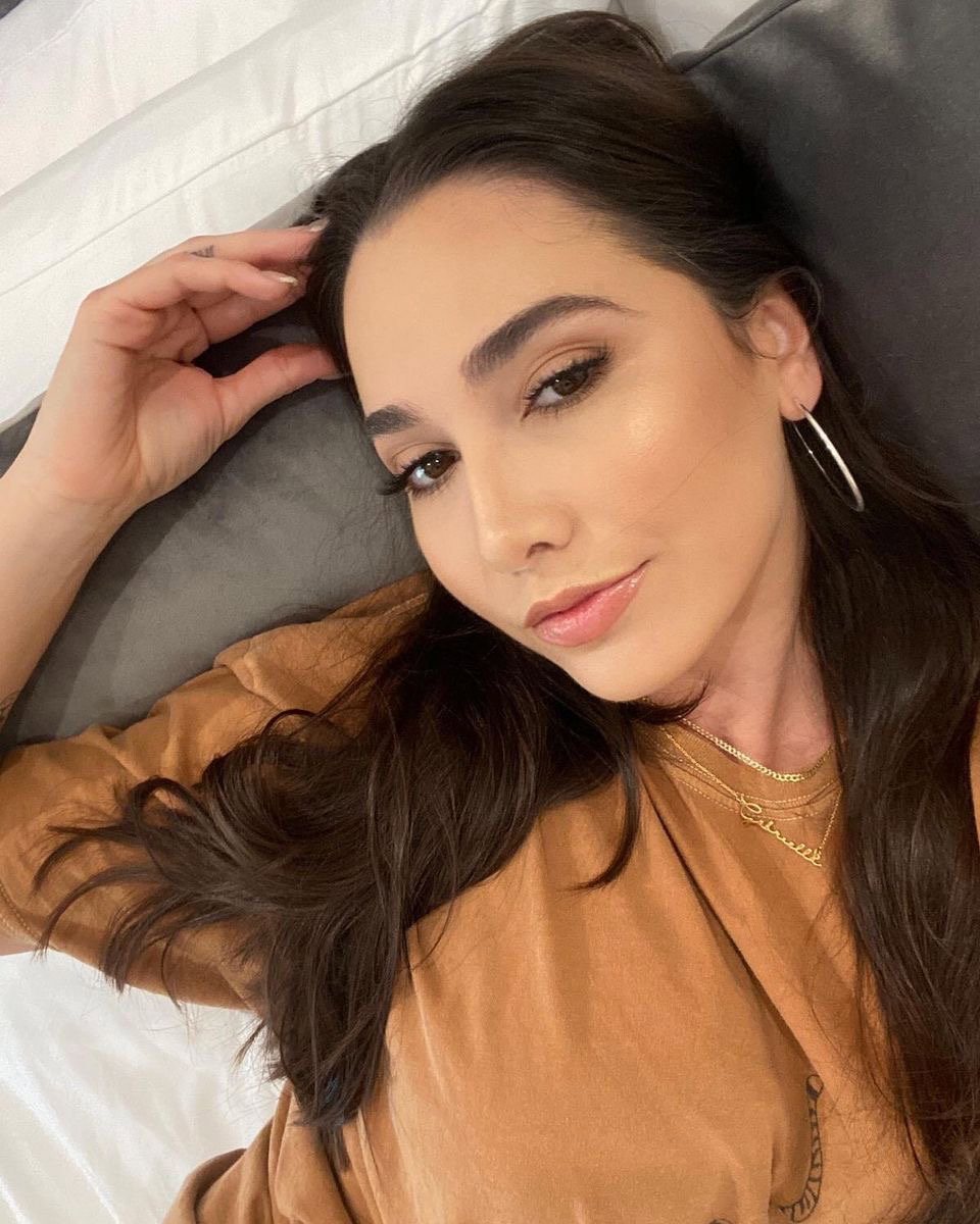carahott's Profile Photo