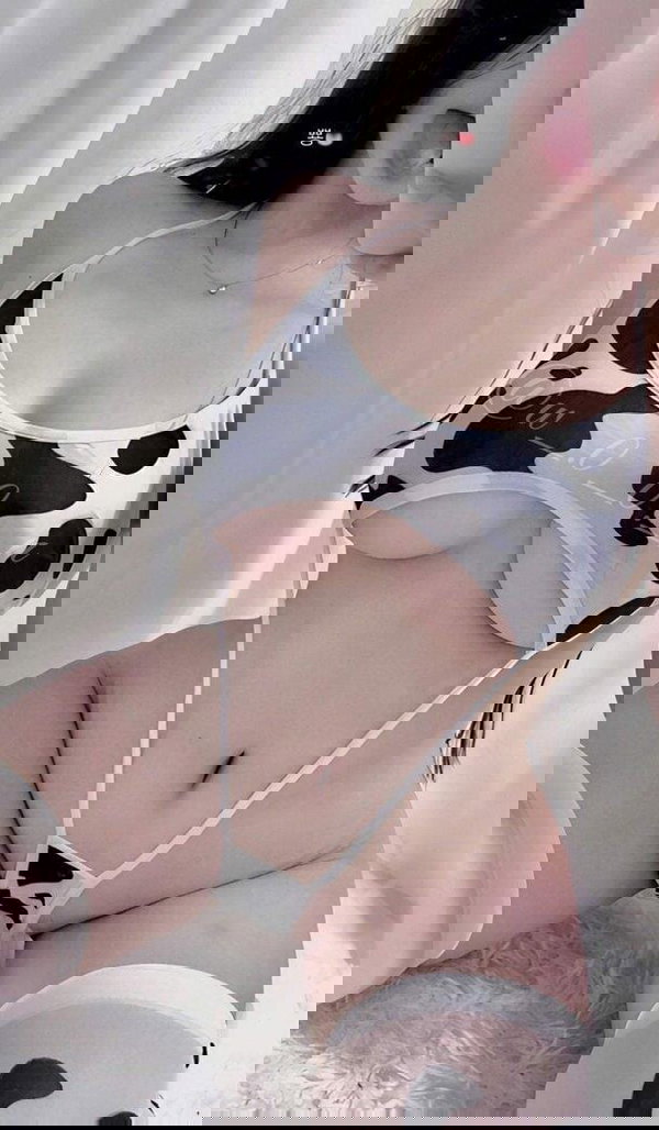 Carley77, 24 years old from United States