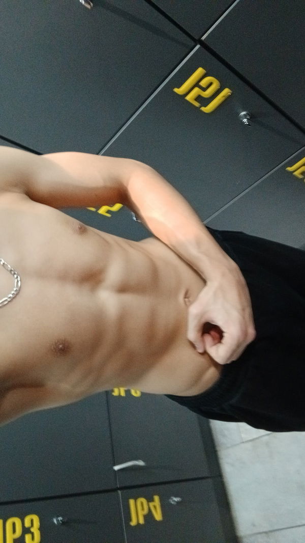 chadi283, 18 years old from United Kingdom