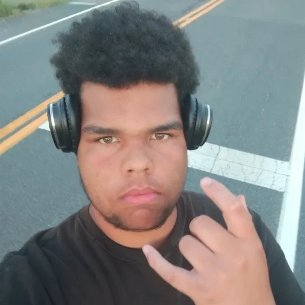 cmoneydoporn, 19 years old from United States