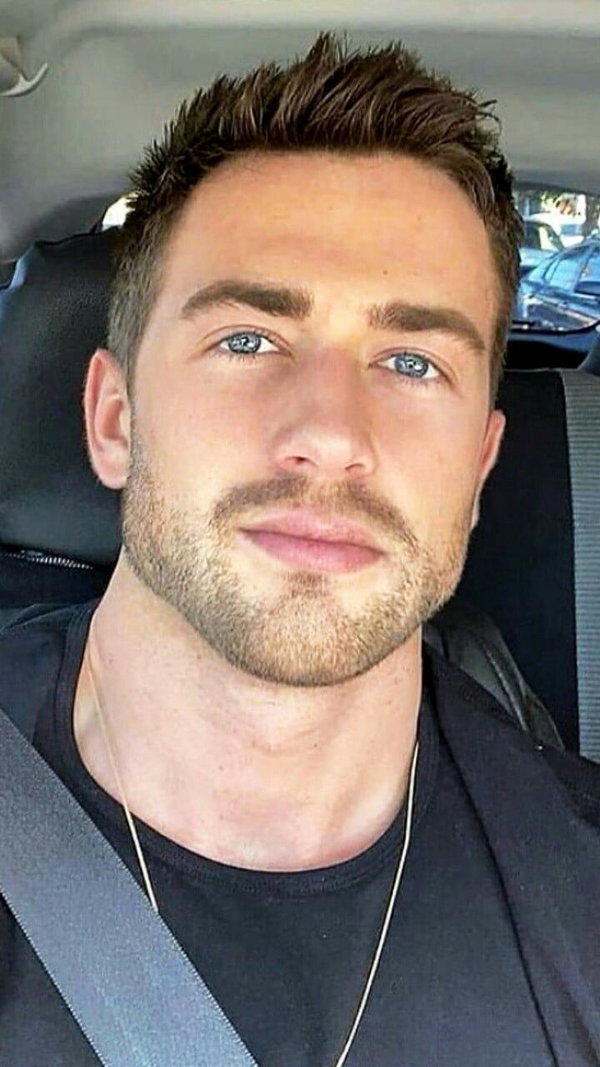 coolguyg181, 19 years old from Canada