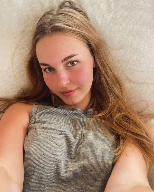 covapo4287, 22 years old from Australia