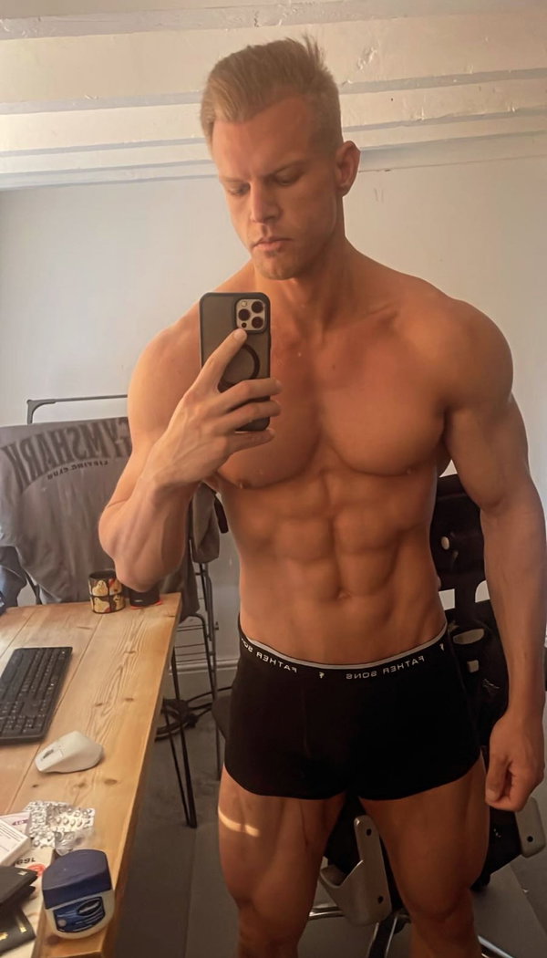 crazylove0095, 30 years old from United Kingdom