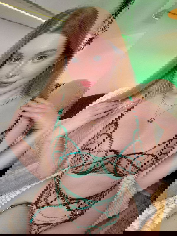 cute15, 22 years old from United States