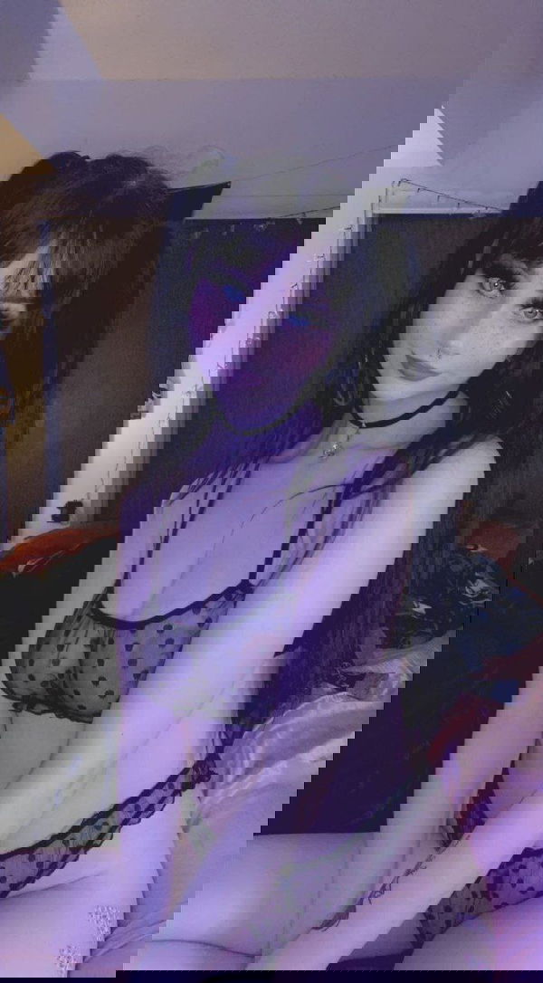 cuteember8, 22 years old from United States