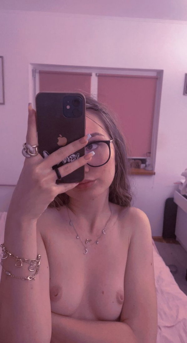 destiny_909, 20 years old from United States